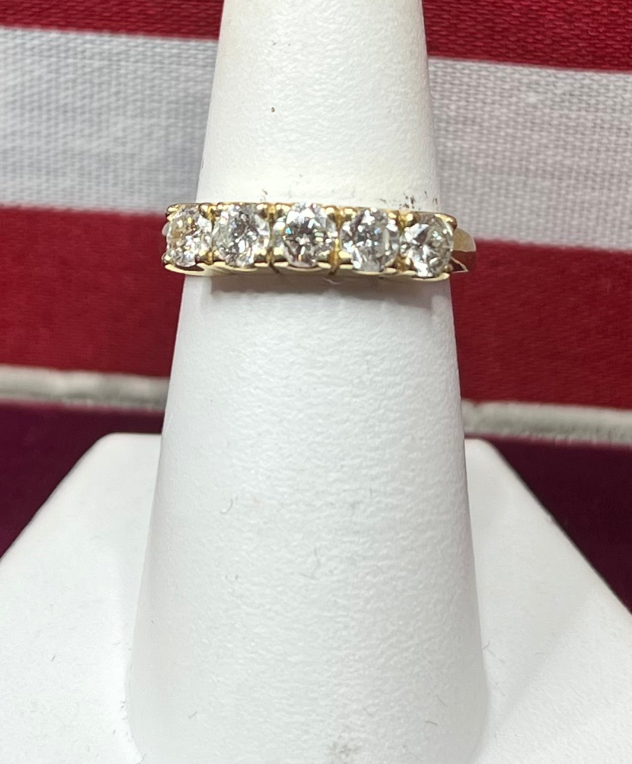 Lady’s 14kt Yellow Gold Diamond Wedding Band