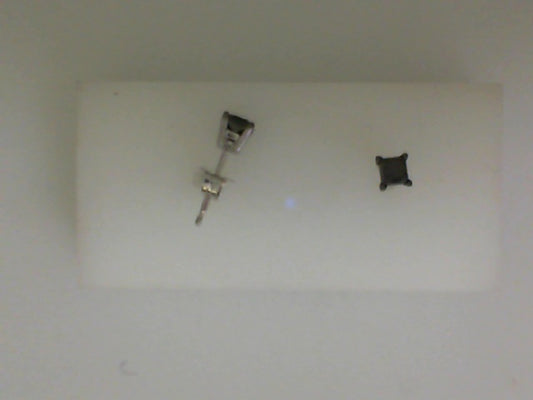 Diamond Stud Earring