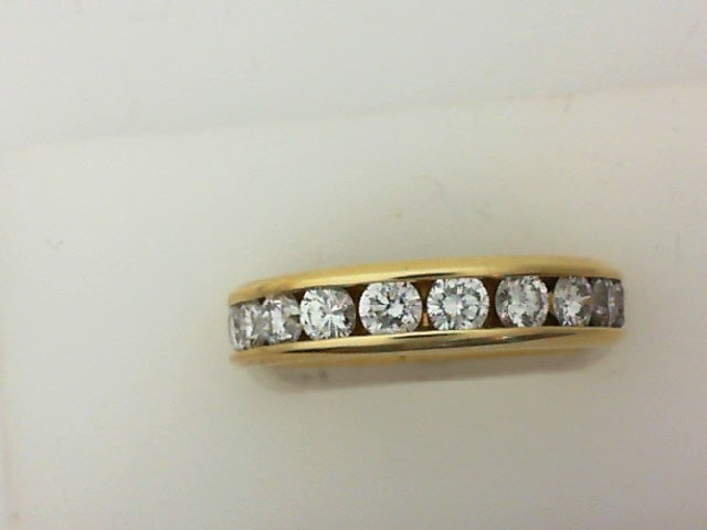 18kt Diamond Wedding Band