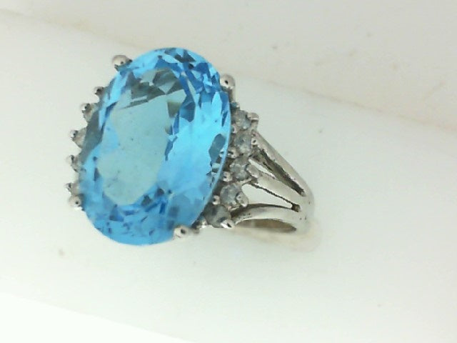 Men’s 14kt Yellow Gold Diamond Fashion Ring.